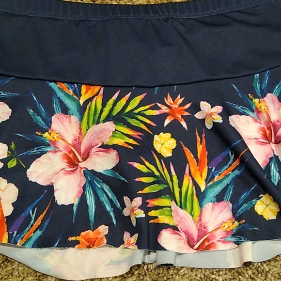 Beautiful Tankini Bathing Suit - Picture 3 of 5